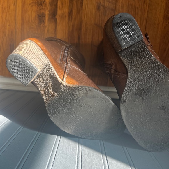 Women’s Fall Boots Buckle Strap Polyurethane size 9 brown heel - Picture 11 of 12